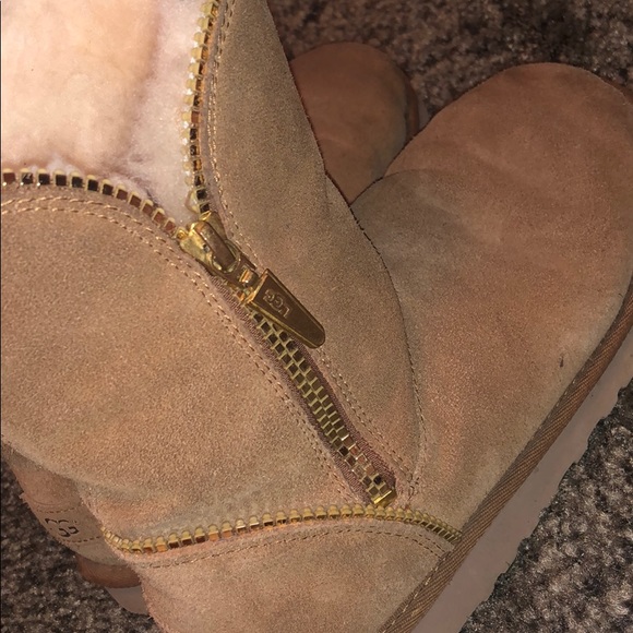 CUTE UGGS🤍🤍 - Picture 6 of 6